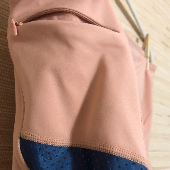 Women's Fabletics High- Waisted Motion 365 Run Athletic Short 6” - Picture 9 of 16